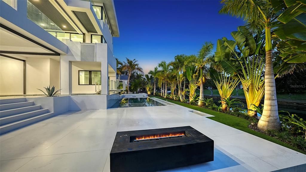 For Sale: $12,900,000 (5 beds, 5 baths, 7110 Square Feet)