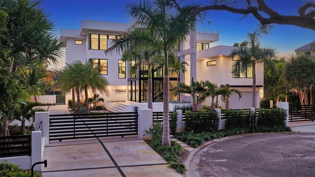 For Sale: $12,900,000 (5 beds, 5 baths, 7110 Square Feet)