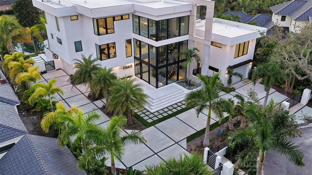 For Sale: $12,900,000 (5 beds, 5 baths, 7110 Square Feet)