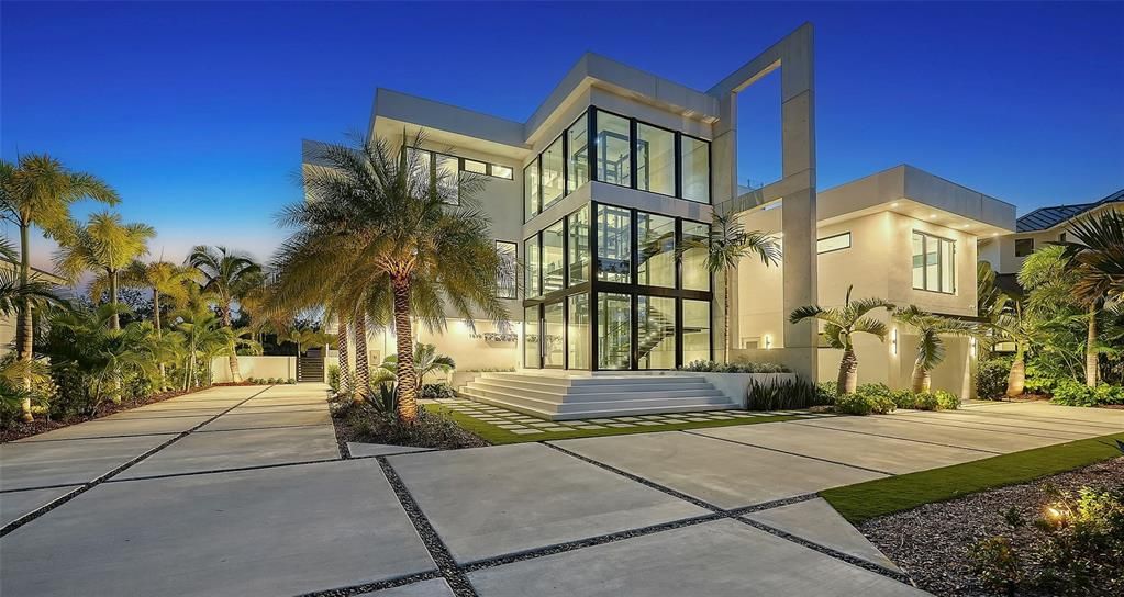 For Sale: $12,900,000 (5 beds, 5 baths, 7110 Square Feet)