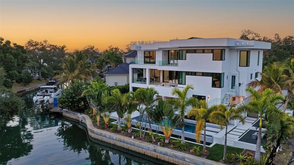 For Sale: $12,900,000 (5 beds, 5 baths, 7110 Square Feet)