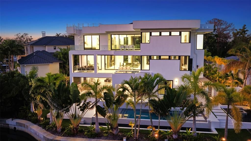 For Sale: $12,900,000 (5 beds, 5 baths, 7110 Square Feet)