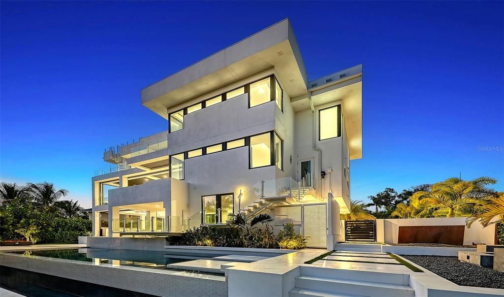 For Sale: $12,900,000 (5 beds, 5 baths, 7110 Square Feet)