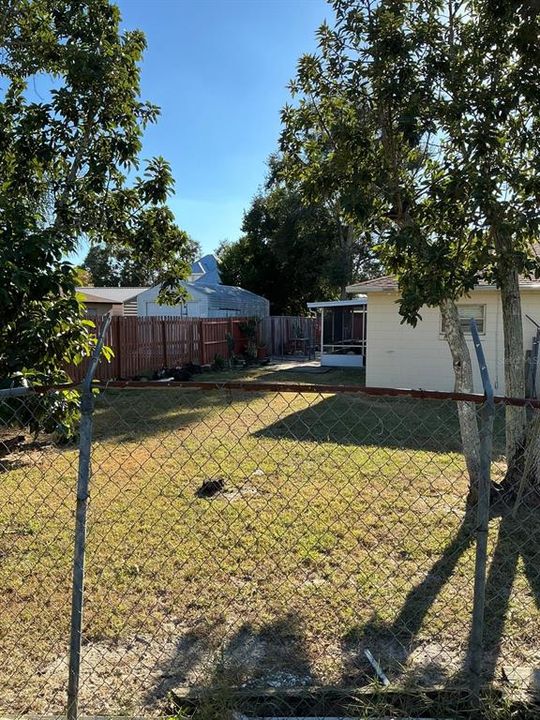 For Sale: $269,000 (3 beds, 2 baths, 1195 Square Feet)