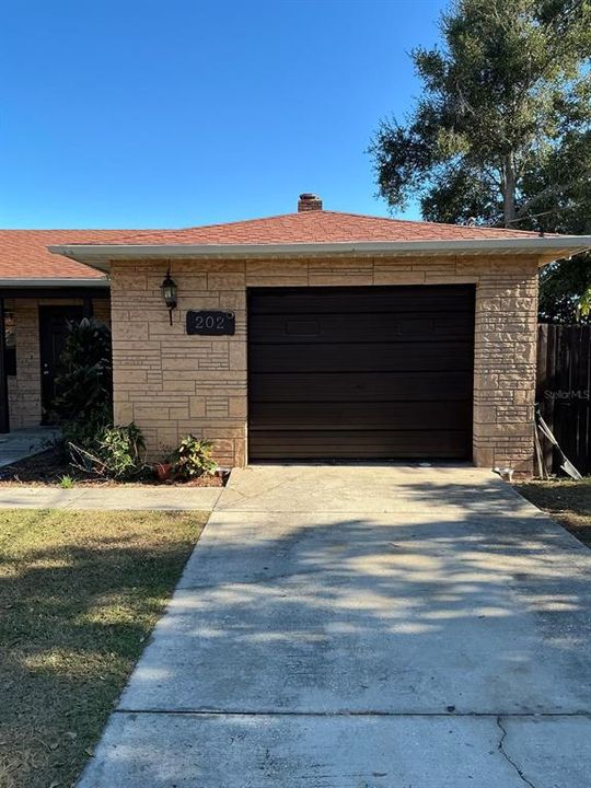 For Sale: $269,000 (3 beds, 2 baths, 1195 Square Feet)