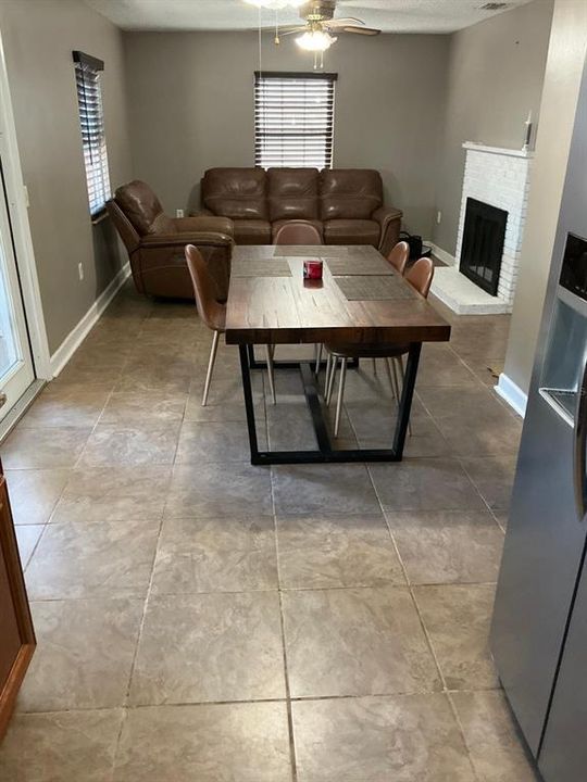 For Sale: $269,000 (3 beds, 2 baths, 1195 Square Feet)