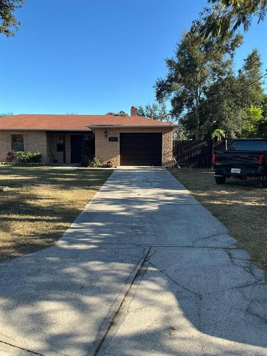 For Sale: $269,000 (3 beds, 2 baths, 1195 Square Feet)