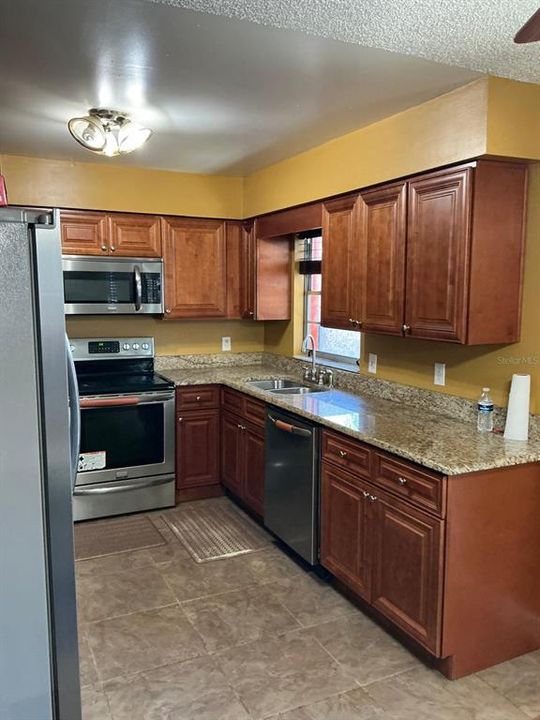 For Sale: $269,000 (3 beds, 2 baths, 1195 Square Feet)