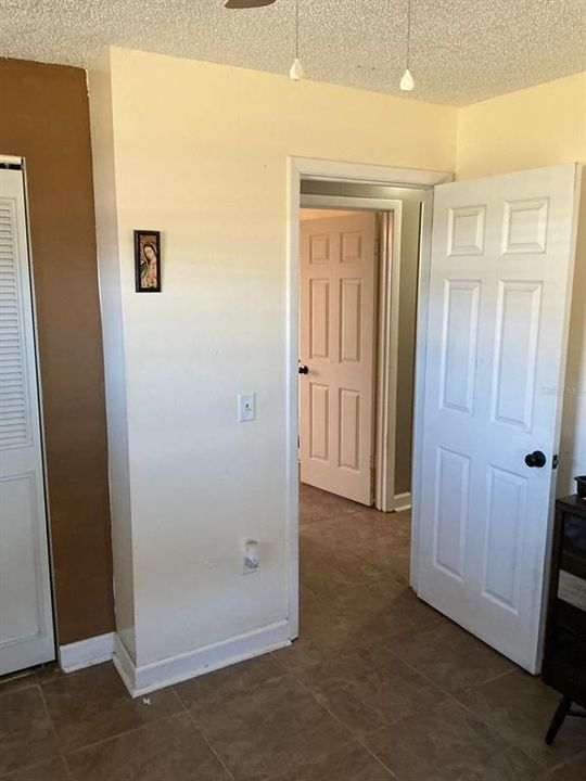 For Sale: $269,000 (3 beds, 2 baths, 1195 Square Feet)