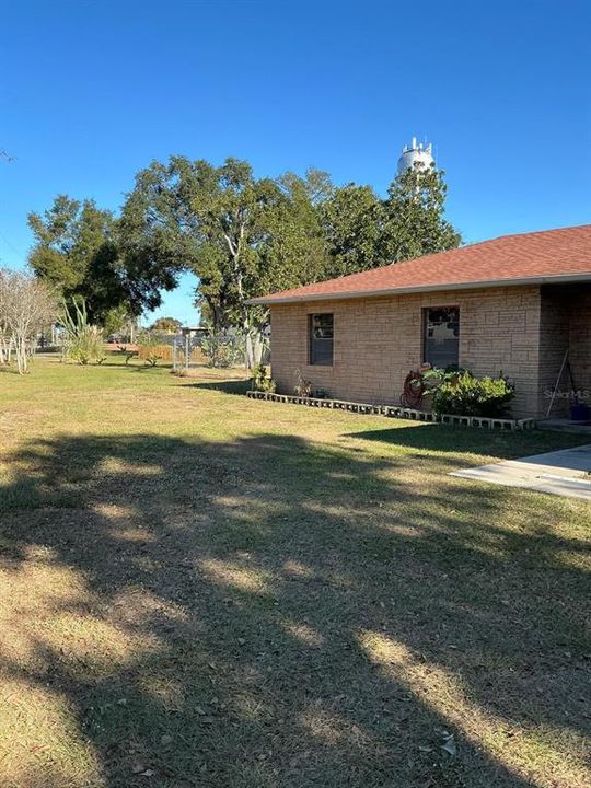 For Sale: $269,000 (3 beds, 2 baths, 1195 Square Feet)