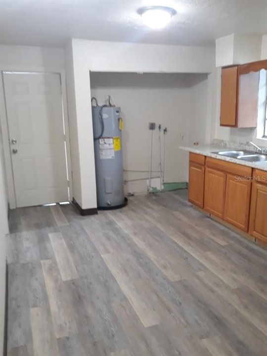 В аренду: $900 (1 спален, 1 ванн, 600 Квадратных фут)