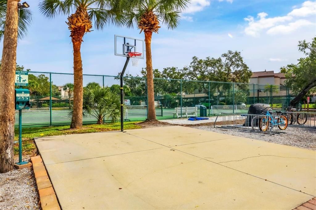 Activo con contrato: $575,000 (2 camas, 1 baños, 860 Pies cuadrados)