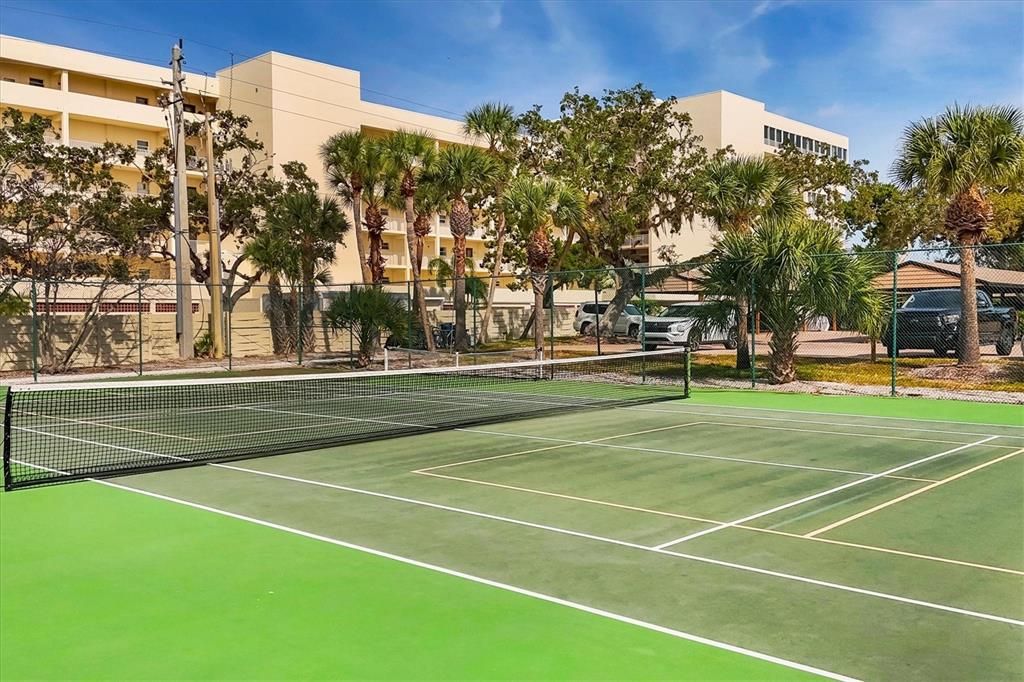 Activo con contrato: $575,000 (2 camas, 1 baños, 860 Pies cuadrados)