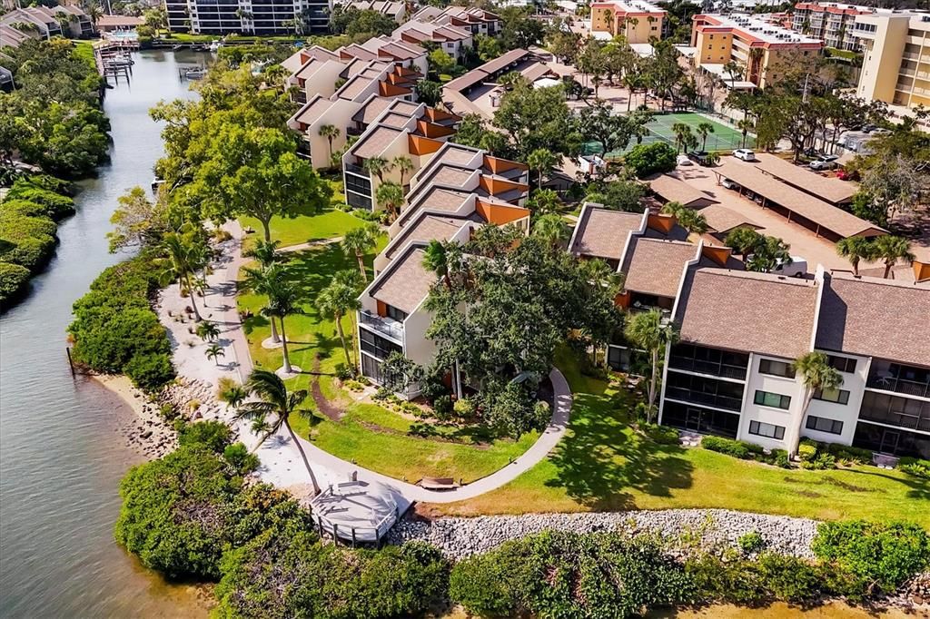 Activo con contrato: $575,000 (2 camas, 1 baños, 860 Pies cuadrados)