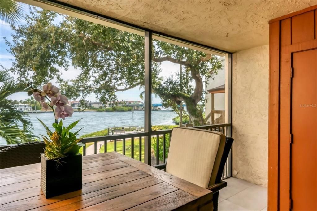 Activo con contrato: $575,000 (2 camas, 1 baños, 860 Pies cuadrados)