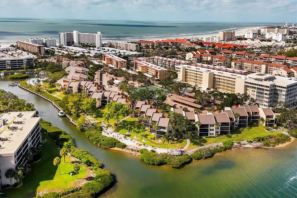 Activo con contrato: $575,000 (2 camas, 1 baños, 860 Pies cuadrados)