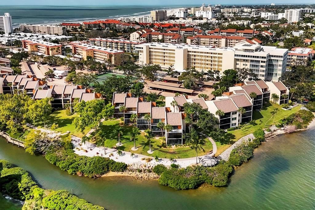 Activo con contrato: $575,000 (2 camas, 1 baños, 860 Pies cuadrados)