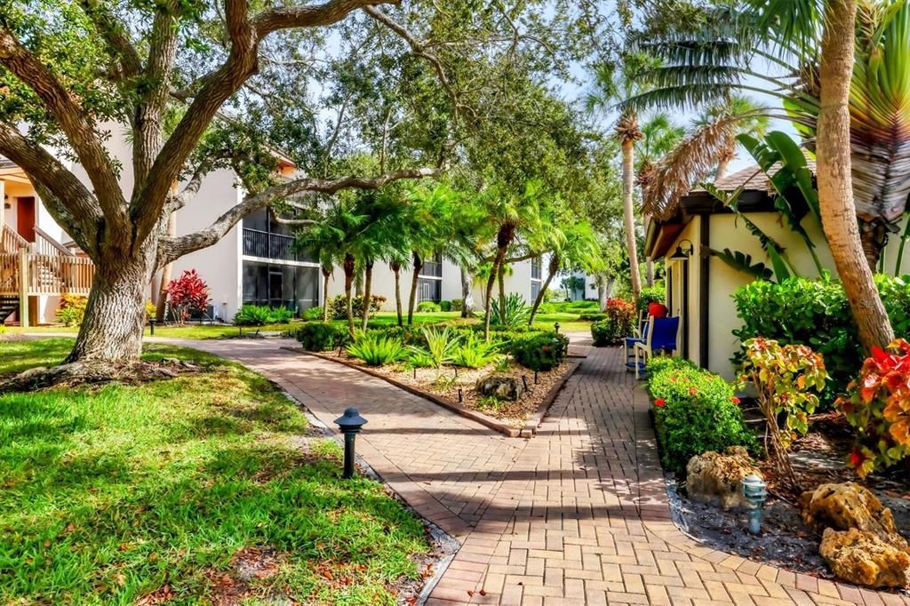 Activo con contrato: $575,000 (2 camas, 1 baños, 860 Pies cuadrados)