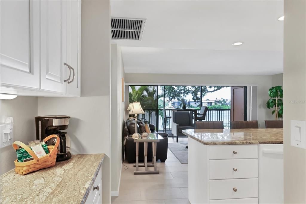 Activo con contrato: $575,000 (2 camas, 1 baños, 860 Pies cuadrados)