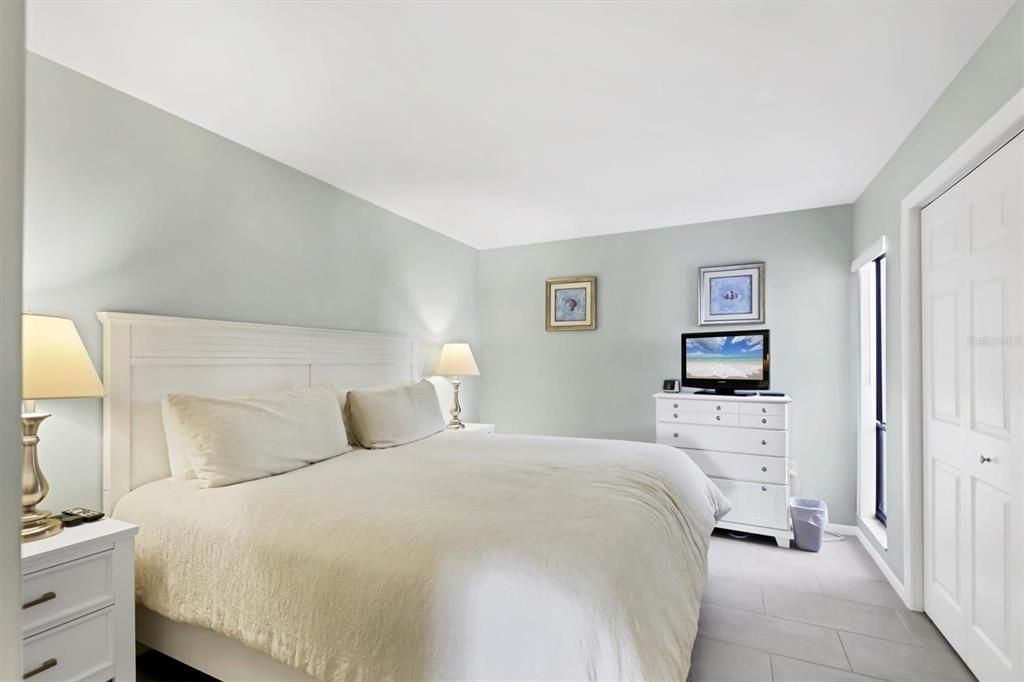 Activo con contrato: $575,000 (2 camas, 1 baños, 860 Pies cuadrados)