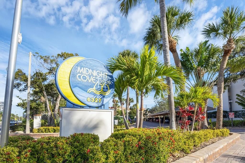 Activo con contrato: $575,000 (2 camas, 1 baños, 860 Pies cuadrados)