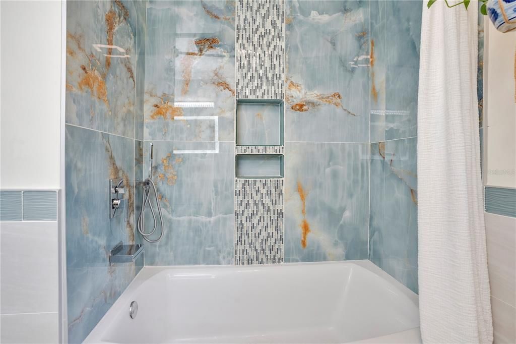 待售: $370,000 (3 贝兹, 2 浴室, 1536 平方英尺)