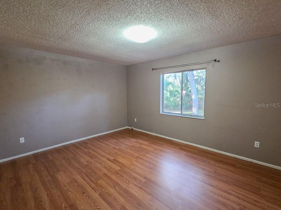 待售: $310,000 (3 贝兹, 2 浴室, 1274 平方英尺)