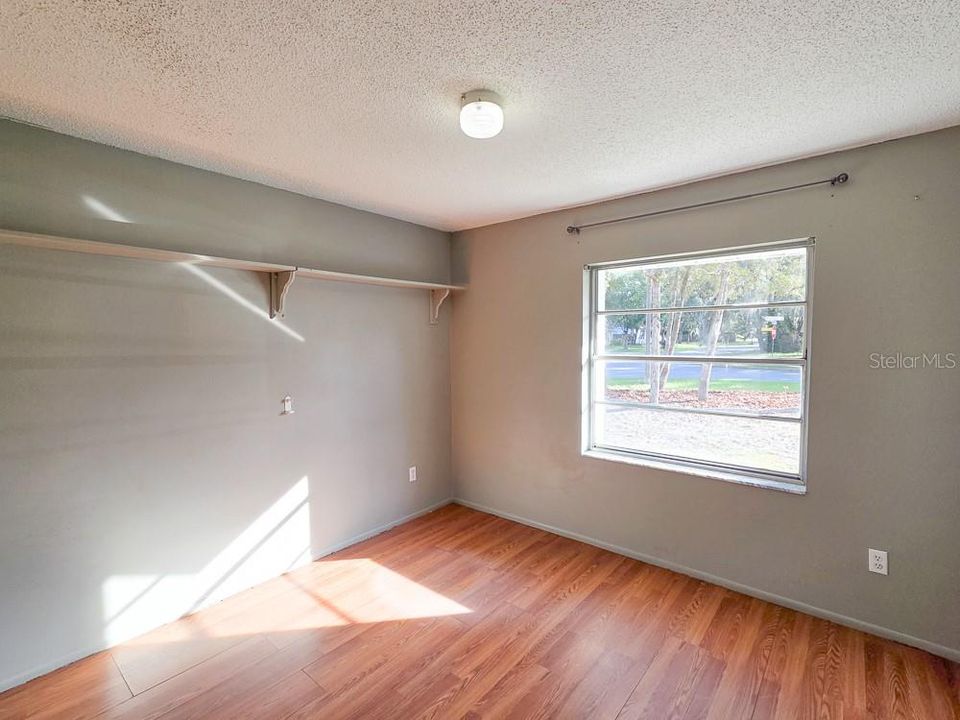 待售: $310,000 (3 贝兹, 2 浴室, 1274 平方英尺)