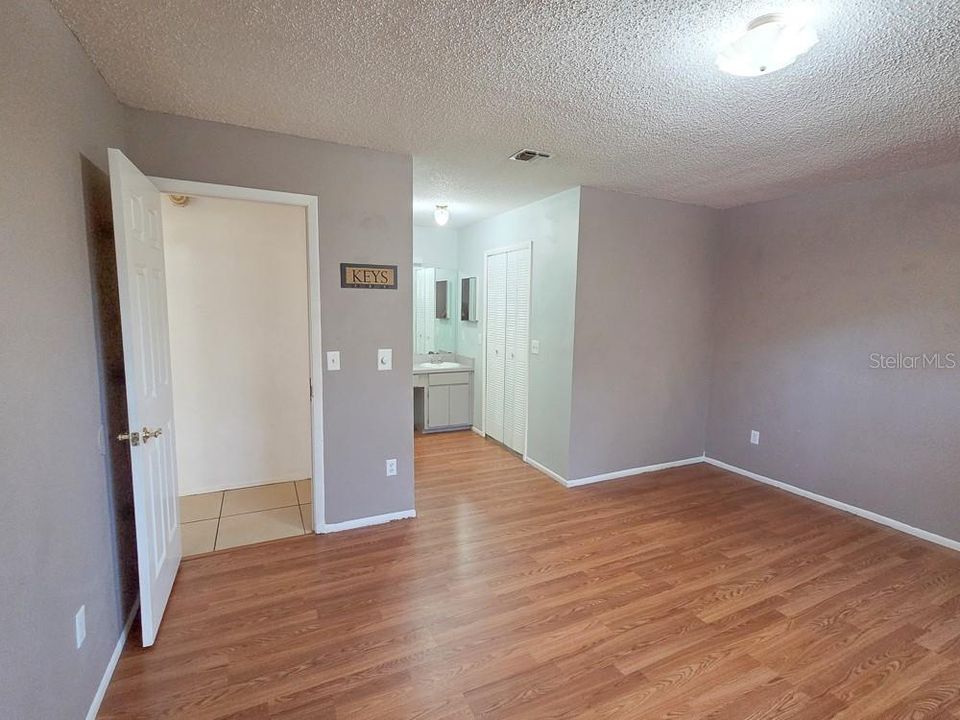 待售: $310,000 (3 贝兹, 2 浴室, 1274 平方英尺)