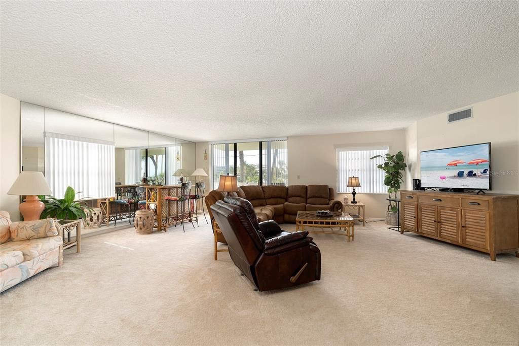 В аренду: $4,500 (3 спален, 2 ванн, 2240 Квадратных фут)