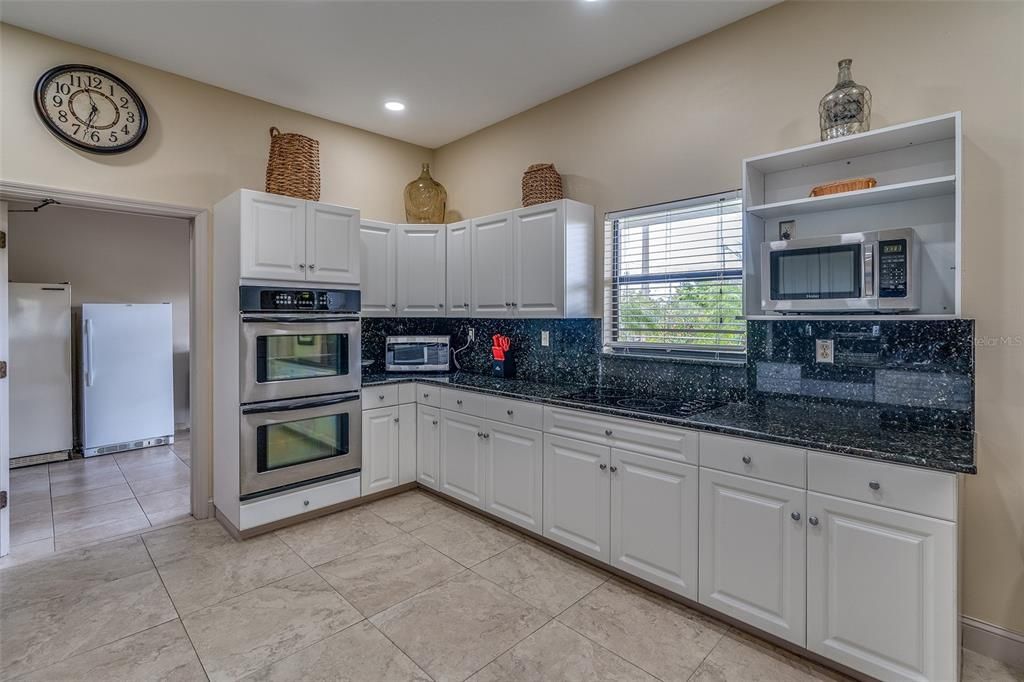 В аренду: $4,500 (3 спален, 2 ванн, 2240 Квадратных фут)