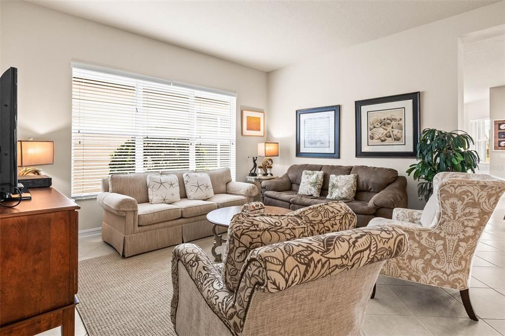 For Sale: $475,000 (4 beds, 3 baths, 2409 Square Feet)