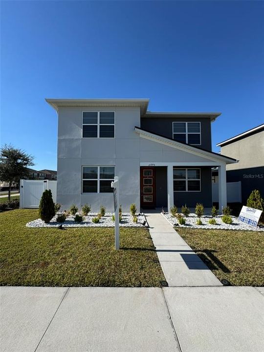 出租: $3,350 (4 贝兹, 2 浴室, 2324 平方英尺)