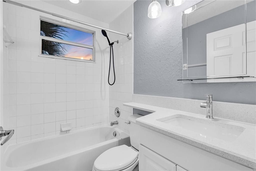 For Sale: $269,900 (2 beds, 2 baths, 1368 Square Feet)