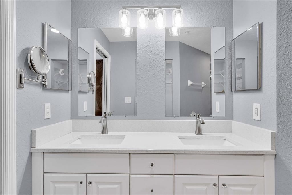 For Sale: $269,900 (2 beds, 2 baths, 1368 Square Feet)