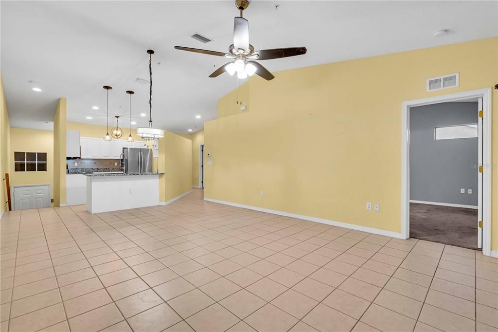 For Sale: $269,900 (2 beds, 2 baths, 1368 Square Feet)