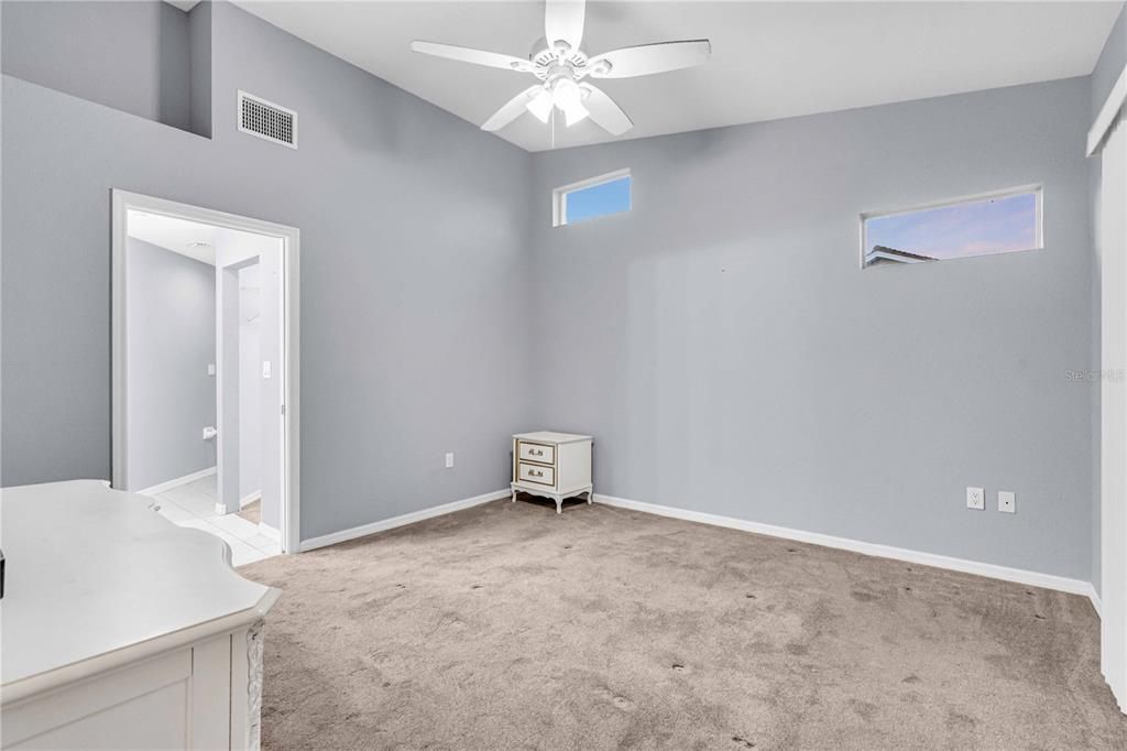 For Sale: $269,900 (2 beds, 2 baths, 1368 Square Feet)