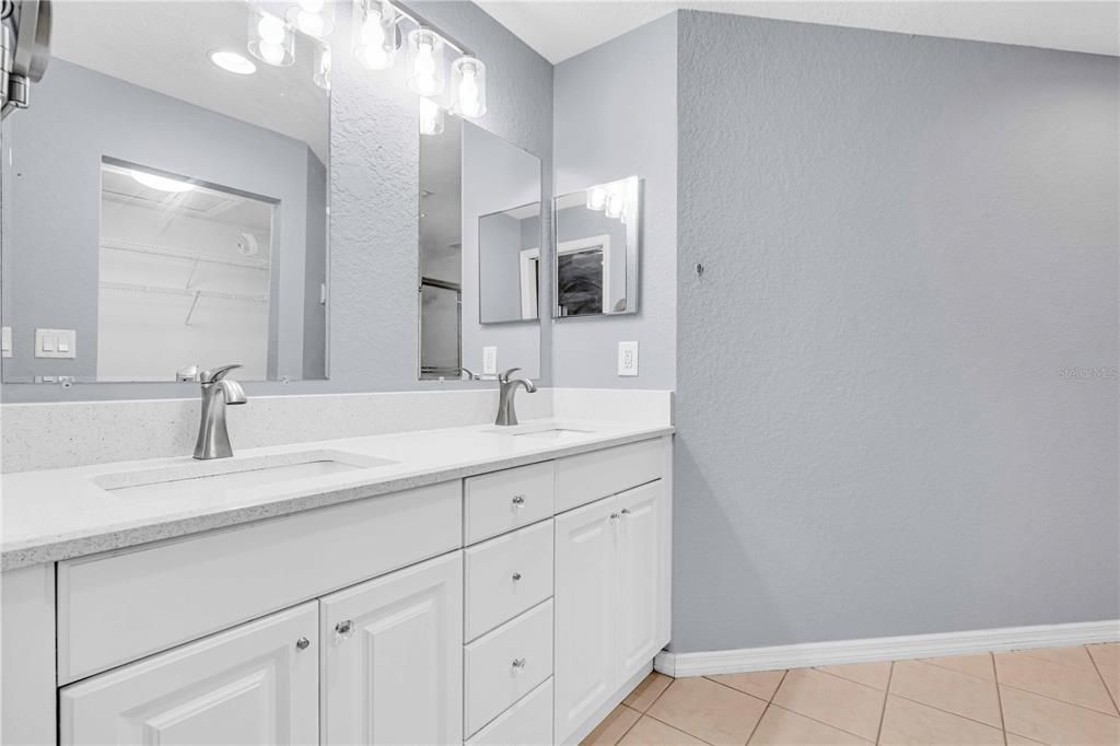 For Sale: $269,900 (2 beds, 2 baths, 1368 Square Feet)