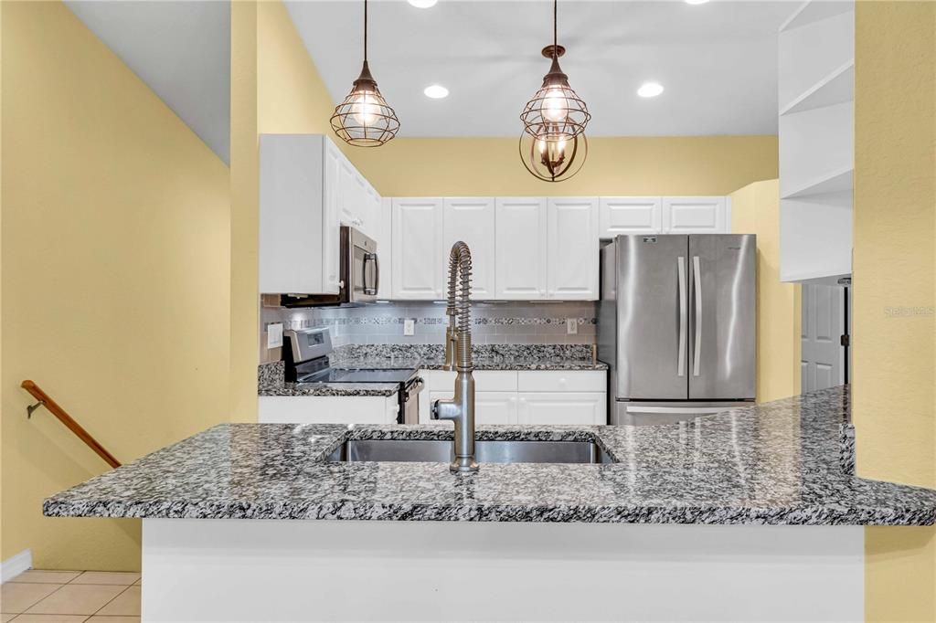 For Sale: $269,900 (2 beds, 2 baths, 1368 Square Feet)