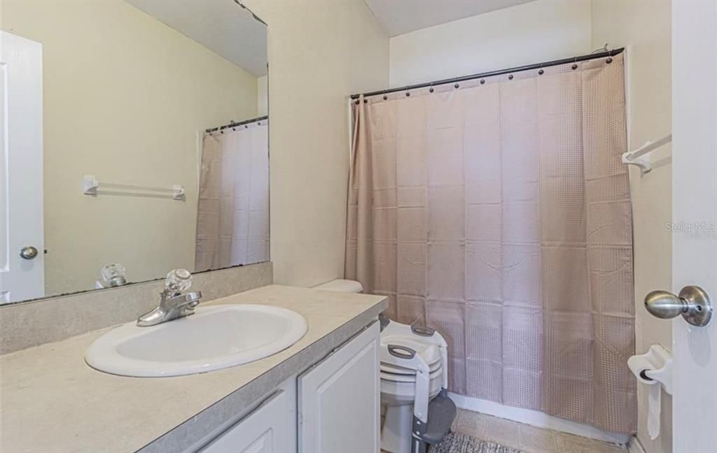 For Rent: $1,850 (2 beds, 2 baths, 1255 Square Feet)