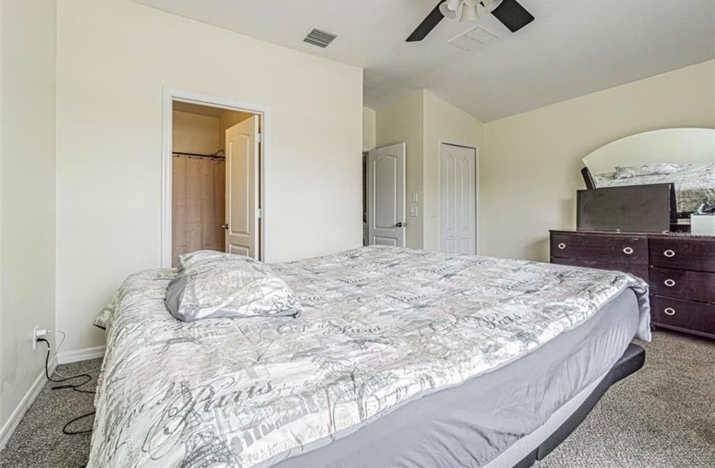 For Rent: $1,850 (2 beds, 2 baths, 1255 Square Feet)