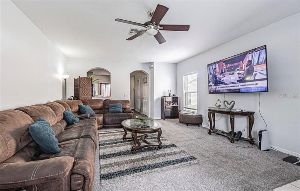 For Rent: $1,850 (2 beds, 2 baths, 1255 Square Feet)