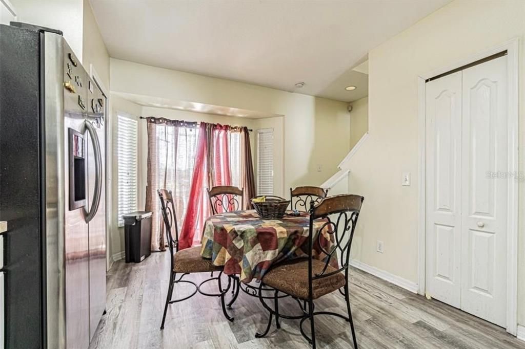 For Rent: $1,850 (2 beds, 2 baths, 1255 Square Feet)