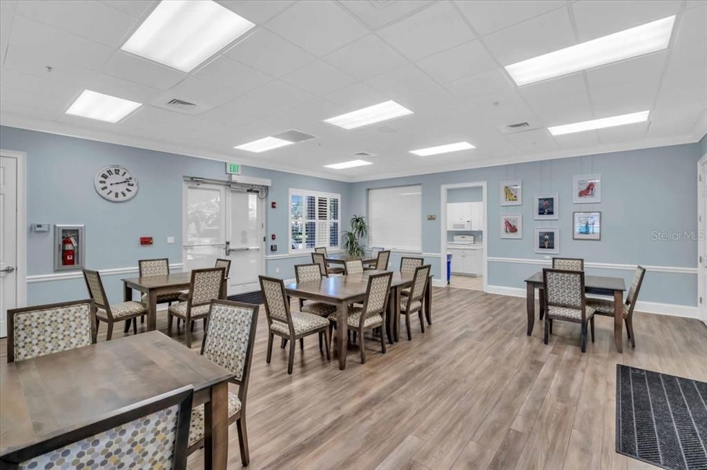 Под контрактом: $359,900 (2 спален, 2 ванн, 1554 Квадратных фут)