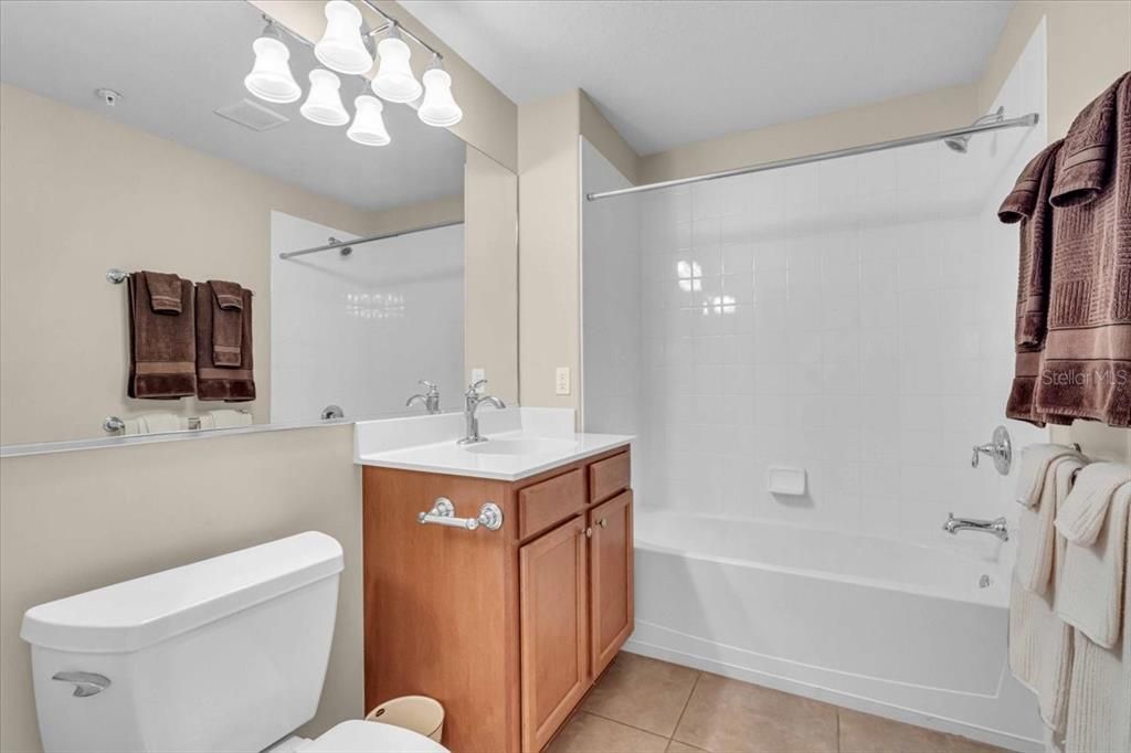 Под контрактом: $359,900 (2 спален, 2 ванн, 1554 Квадратных фут)