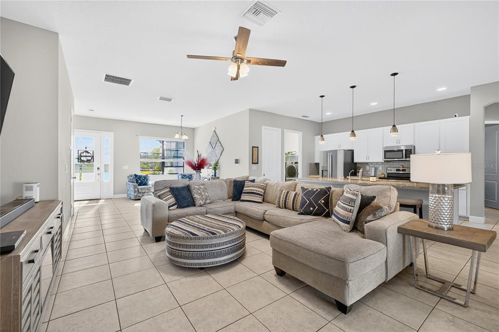Active With Contract: $415,000 (4 beds, 2 baths, 2627 Square Feet)