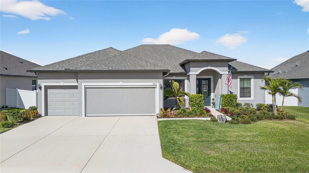 Active With Contract: $415,000 (4 beds, 2 baths, 2627 Square Feet)