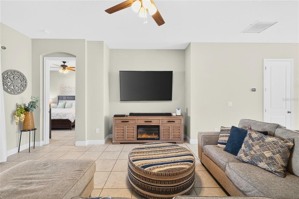 Active With Contract: $415,000 (4 beds, 2 baths, 2627 Square Feet)