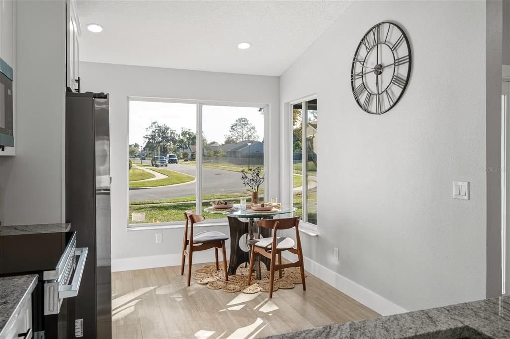 En Venta: $395,000 (4 camas, 2 baños, 1408 Pies cuadrados)