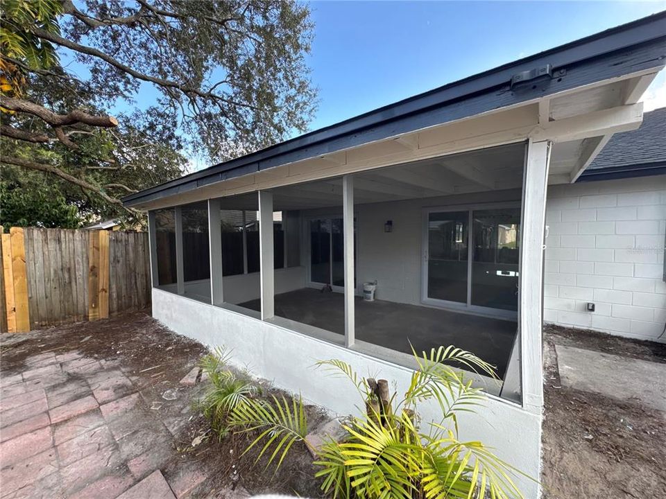 En Venta: $395,000 (4 camas, 2 baños, 1408 Pies cuadrados)